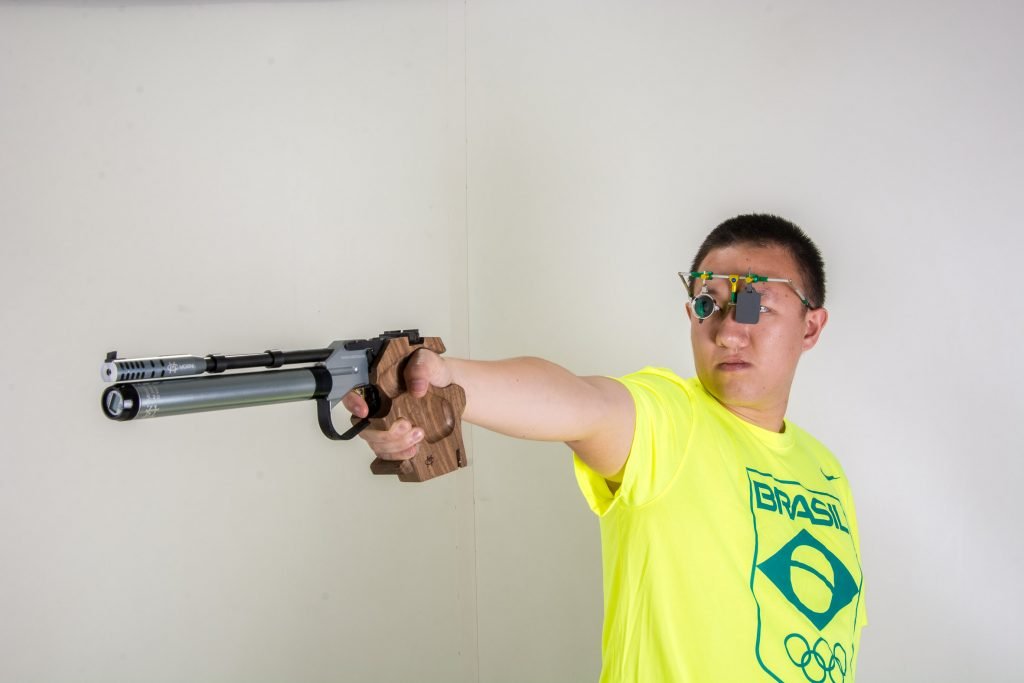 Felipe Wu tenta vaga olímpica no tiro esportivo. Foto: Aline Bassi