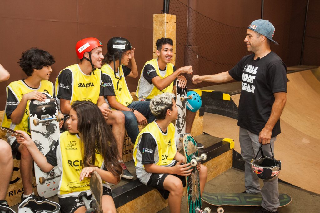 Sandro Dias marca presença na Academia do Skate em Belo Horizonte