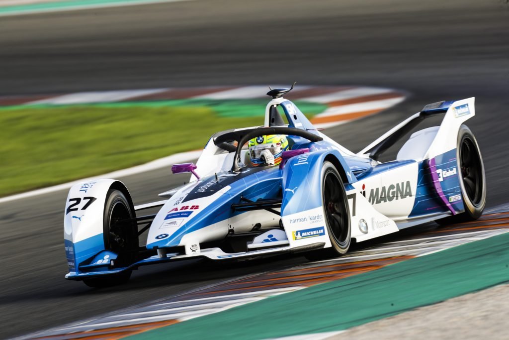 Alexander Sims pilotando o BMW i Andretti Motorsport na primeira sessão de treinos livres em Valência