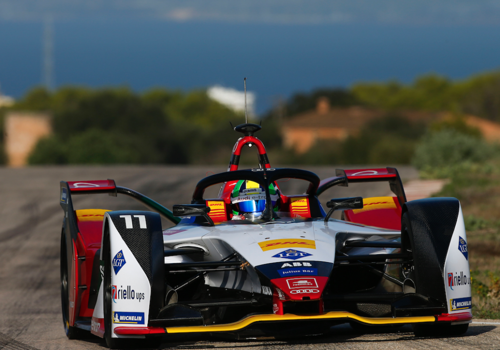 Brasileiro Lucas Di Grassi apresenta novo carro da ABB Formula E