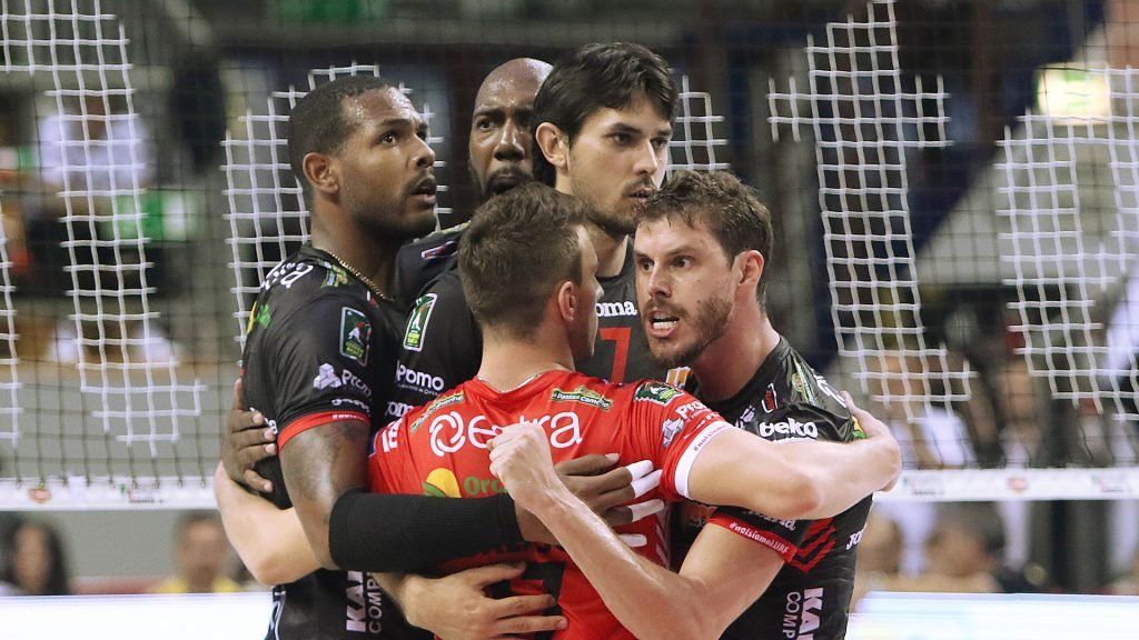 Leal vence mais uma partida pela Superliga Italiana de Voleibol