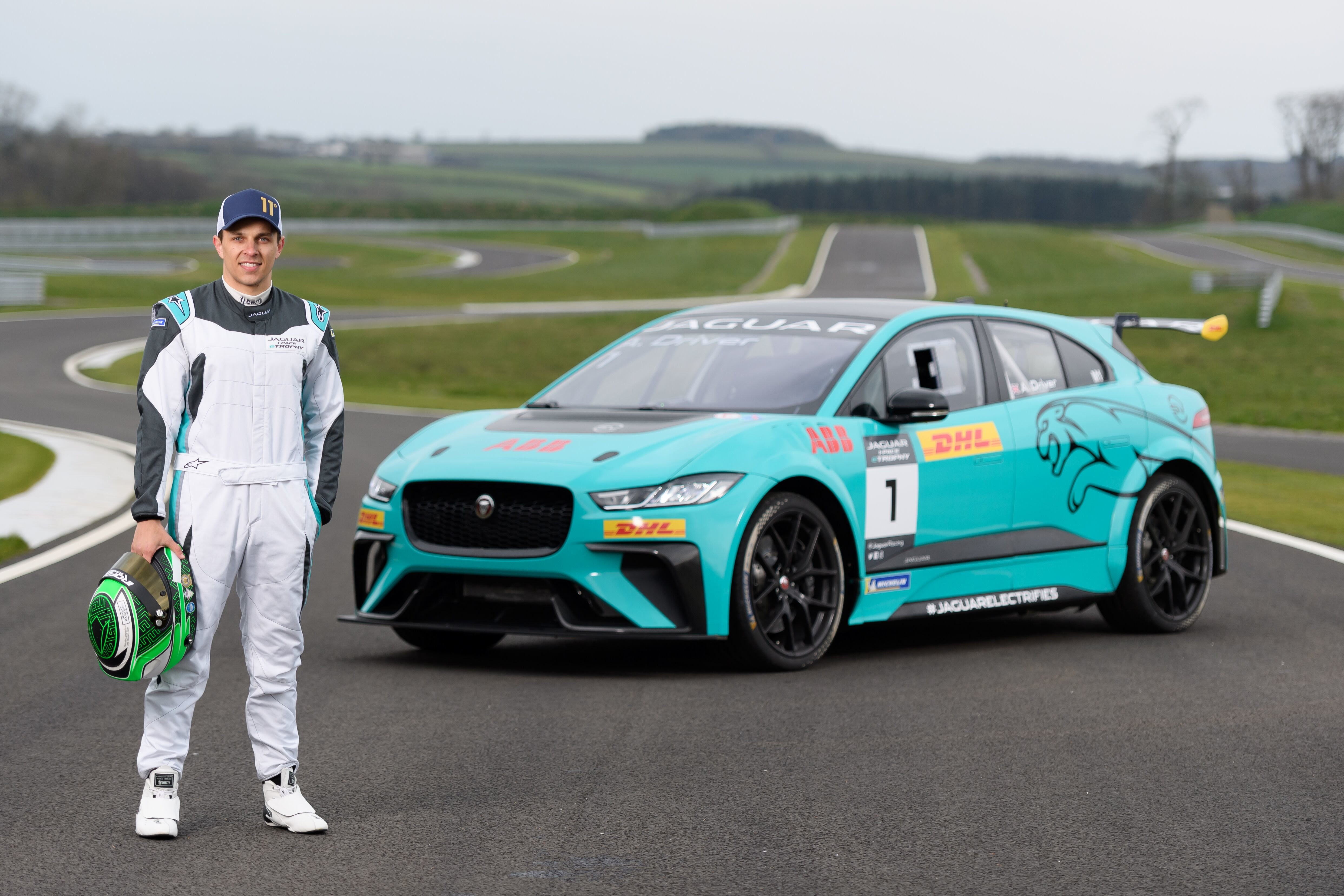 Jaguar I-PACE eTROPHY: primeira corrida com carros elétricos de produção - Carro  Elétrico