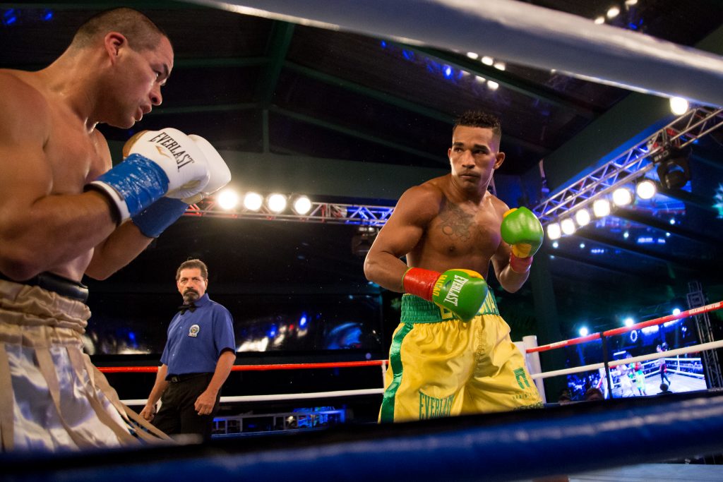 o mexicano Jesus ‘La Joya’ Gutierrez (25 - 3 - 2)