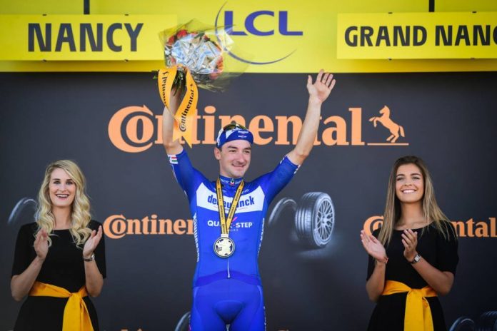 Italiano Elia Viviani vence primeira etapa no sprint do Tour de France . Foto: ASO / Tour de France) Italiano Elia Viviani vence primeira etapa no sprint do Tour de France . Foto: ASO / Tour de France)