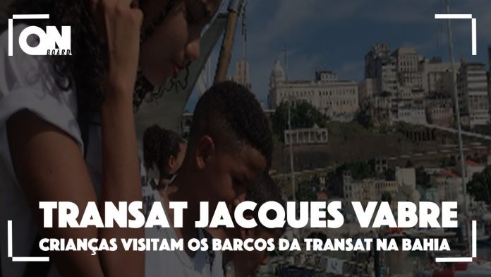 Crianças visitam barco da Transat Jacques Vabre