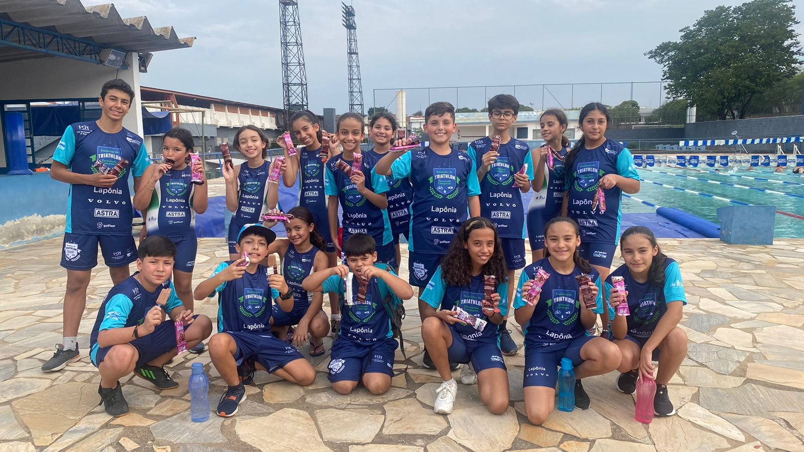 Triatletas da Escolinha de Triathlon inspiram novas gerações