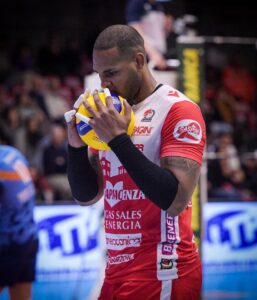 Yoandy Leal